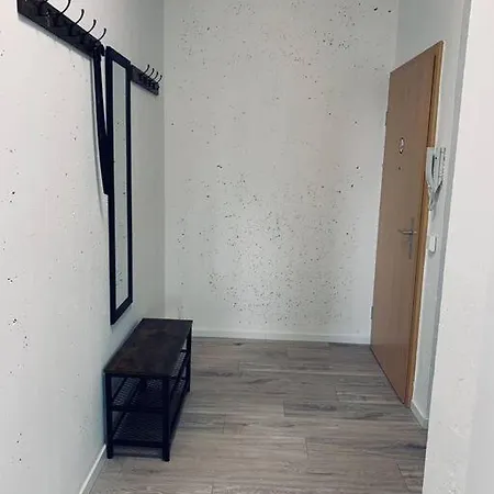 Modernes 1-raum Fuer Monteure Apartamento *
